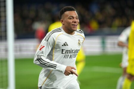 كيليان مبابي يحتفل بهدفه في مرمى فياريال في الدوري الإسباني