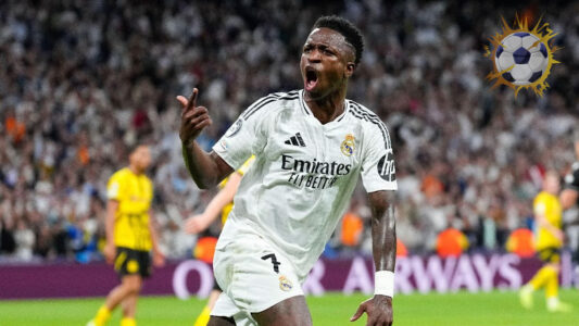 فينيسيوس جونيور يحتفل بهدفه في مرمى بنفيكا بدوري أبطال أوروبا تحت أنظار أربيلوا