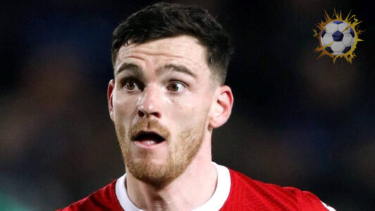 أندي روبرتسون بقميص ليفربول في ملعب الأنفيلد يعبر عن التزامه للنادي