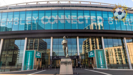 لاعبو أرسنال ومانشستر سيتي في ملعب ويمبلي قبل نهائي كأس الرابطة 2026