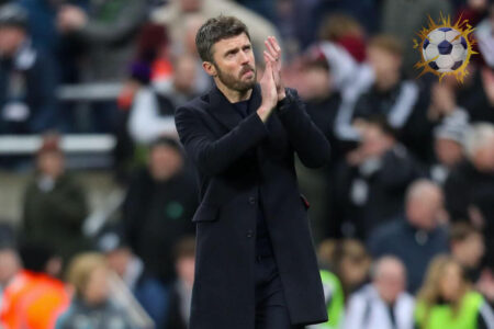 مايكل كاريك مدرب مانشستر يونايتد يتحدث لوسائل الإعلام بعد الهزيمة أمام نيوكاسل