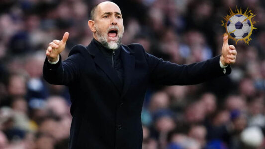 صورة تعبيرية للمدرب إيغور تودور مع شعار نادي توتنهام هوتسبير في لندن