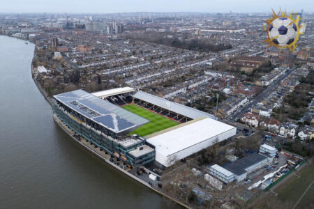 لاعبو فولهام وساوثهامبتون في ملعب كرافن كوتيج خلال كأس الاتحاد الإنجليزي 2026