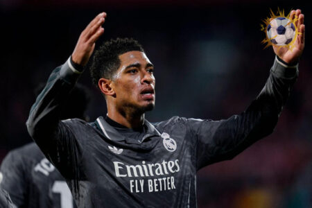 ألفارو أربيلوا مدرب ريال مدريد يتحدث في المؤتمر الصحفي عن إصابات اللاعبين