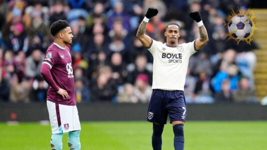 كريسينسيو سومرفيل يحتفل بهدفه في مرمى فولهام بقميص وست هام يونايتد