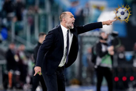 إيغور تودور مدرب توتنهام يظهر غاضباً خلال مباراة في الدوري الإنجليزي